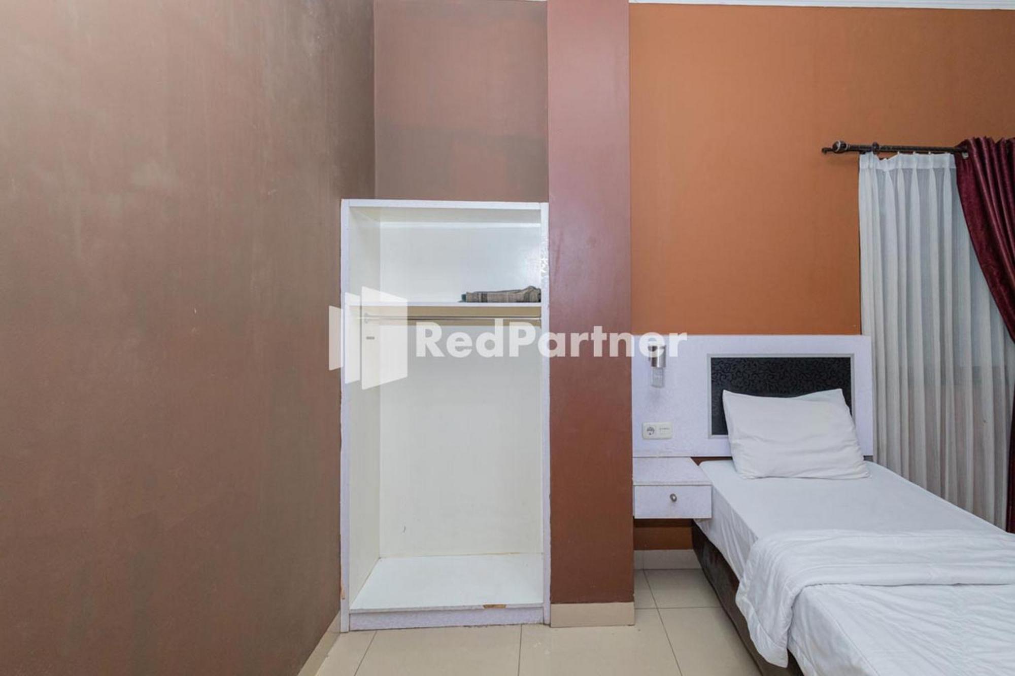 Star Hotel Jaksa Mitra Reddoorz Yakarta Exterior foto