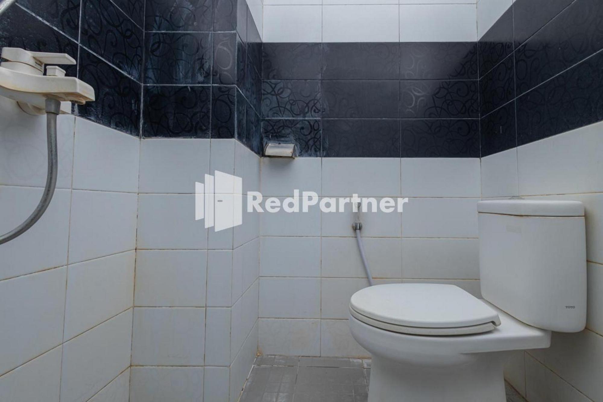 Star Hotel Jaksa Mitra Reddoorz Yakarta Exterior foto
